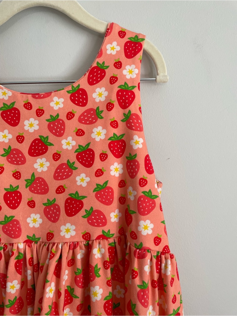 Bright strawberry dress 🇨🇦 Peanut and Bumble